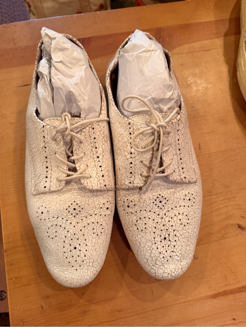 Frye Cream Lace-Up Oxford Flats